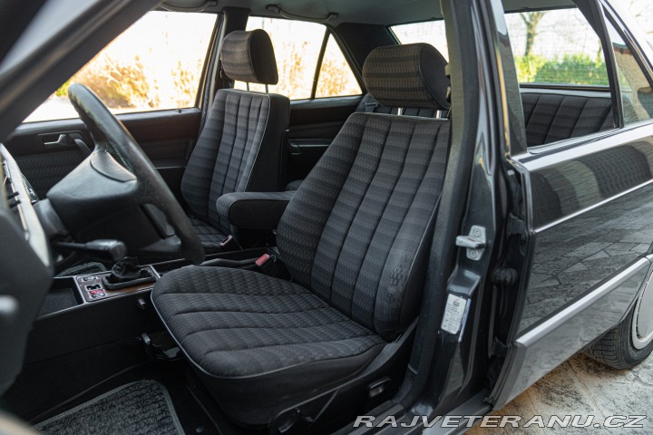 Mercedes-Benz 190 E 1989