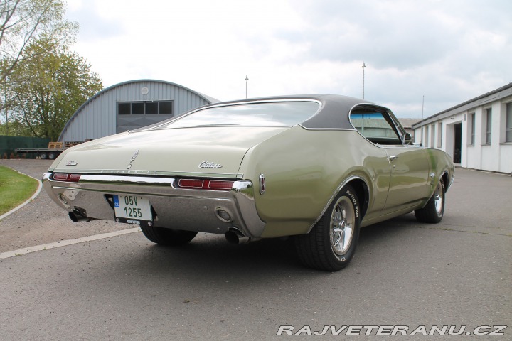 Oldsmobile Cutlass 455 V8, manuál 1968