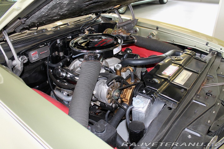 Oldsmobile Cutlass 455 V8, manuál 1968