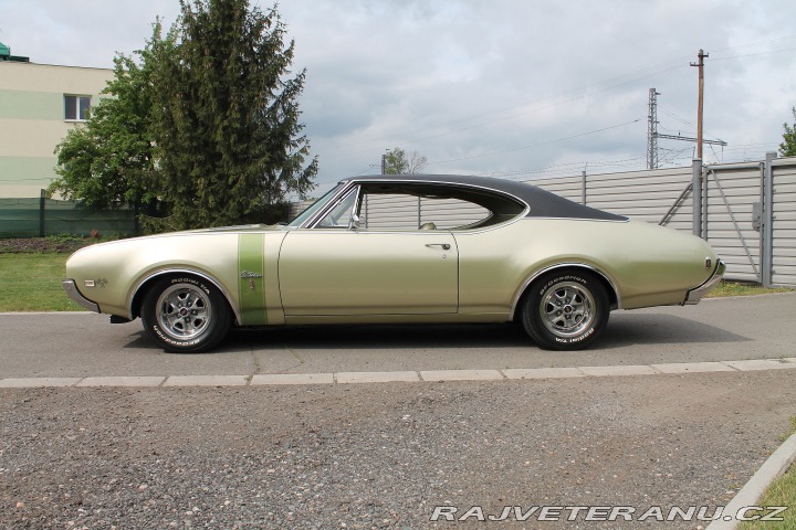 Oldsmobile Cutlass 455 V8, manuál 1968