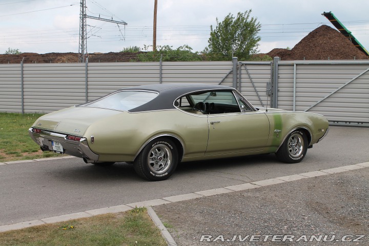 Oldsmobile Cutlass 455 V8, manuál 1968
