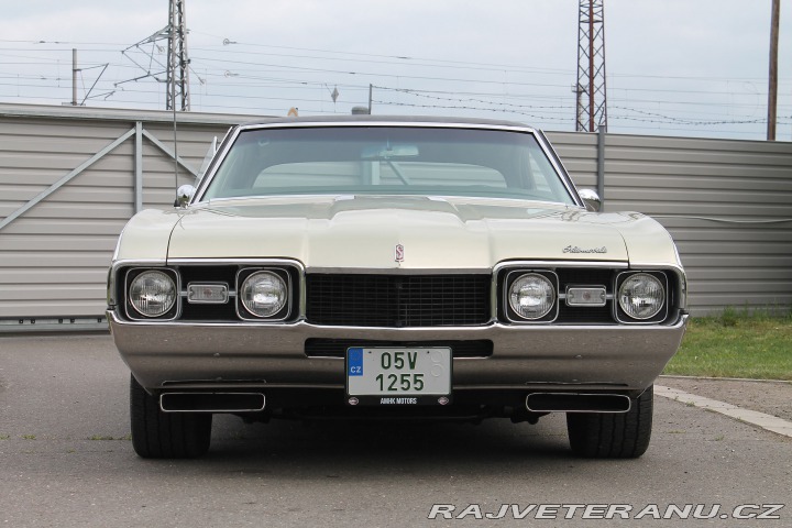 Oldsmobile Cutlass 455 V8, manuál 1968