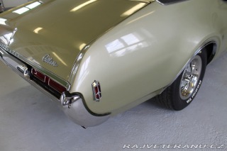 Oldsmobile Cutlass 455 V8, manuál 1968