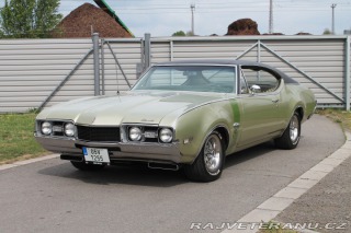 Oldsmobile Cutlass 455 V8, manuál 1968