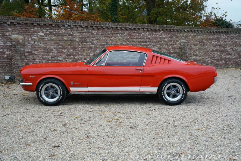 Ford Mustang 