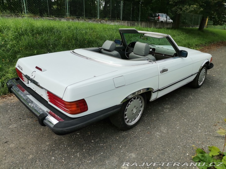 Mercedes-Benz SL 560 1988