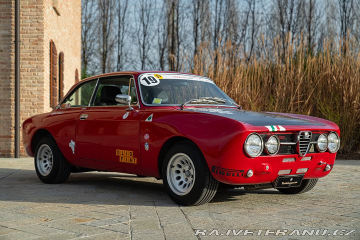 Alfa Romeo 2000 GT 2000 VELOCE replica GTAM 1973