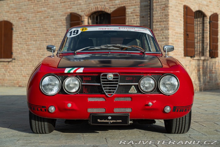 Alfa Romeo 2000 GT 2000 VELOCE replica GTAM 1973