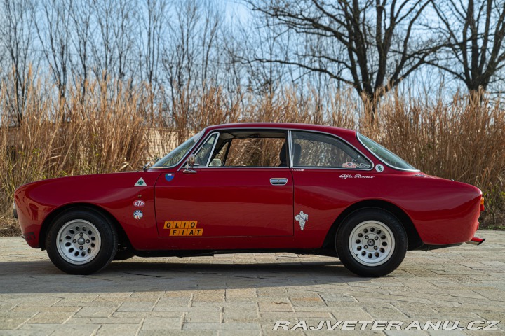Alfa Romeo 2000 GT 2000 VELOCE replica GTAM 1973