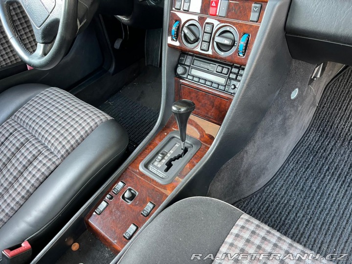 Mercedes-Benz 320 124 1994