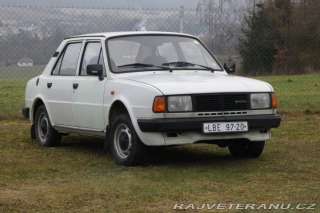 Škoda 120 sedan 1988