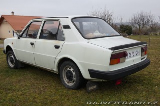 Škoda 120 sedan 1988