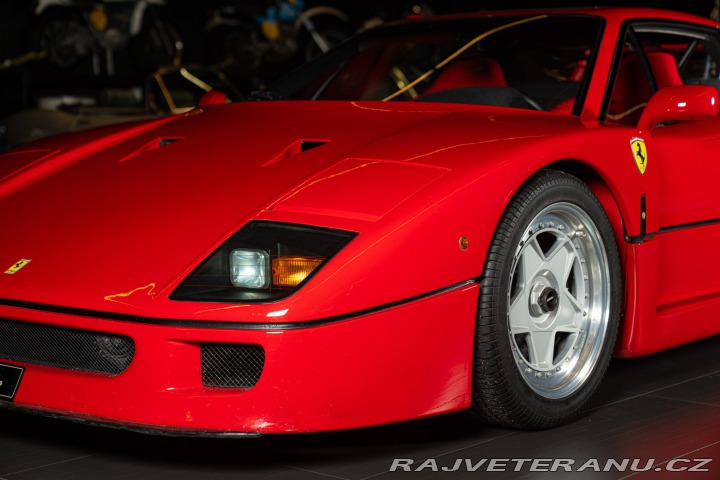 Ferrari F40 1990