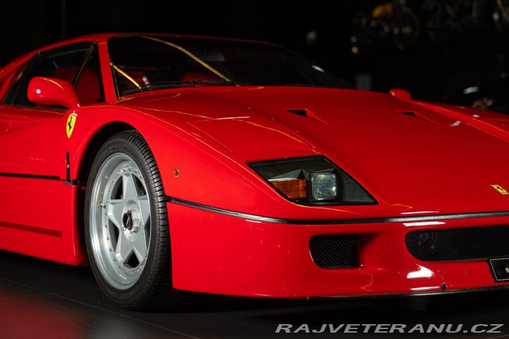 Ferrari F40 1990