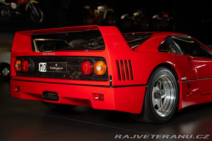 Ferrari F40 1990