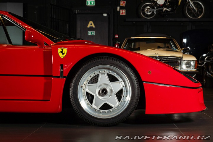 Ferrari F40 1990