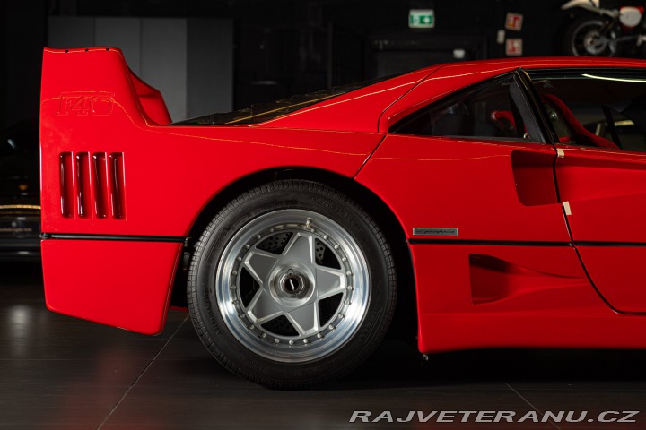 Ferrari F40 1990