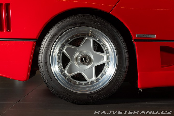 Ferrari F40 1990