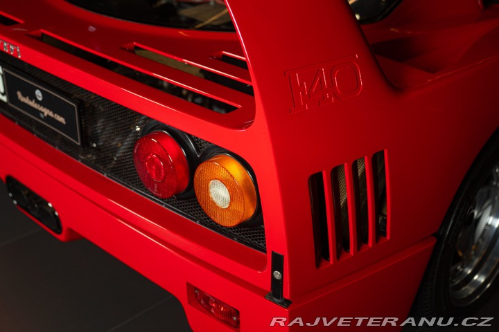 Ferrari F40 1990