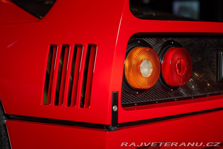 Ferrari F40 1990