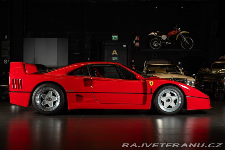 Ferrari F40 1990
