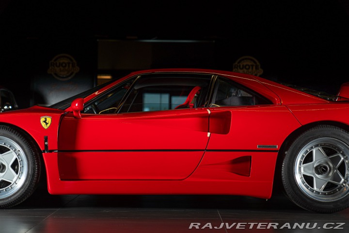 Ferrari F40 1990