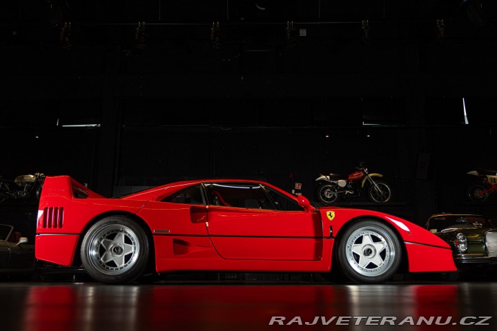 Ferrari F40 1990