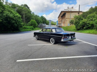 Mercedes-Benz 220 W111 1965