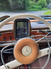 Mercedes-Benz 220 W111 1965
