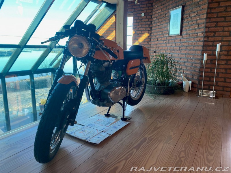 Ducati 350 Desmo