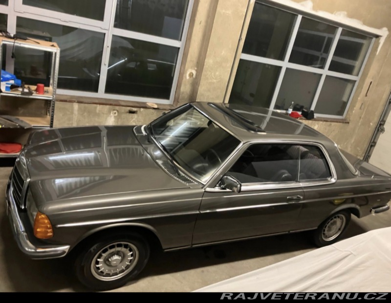 Mercedes-Benz 230 123 CE
