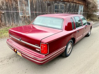 Lincoln Town Car Signature series 1994