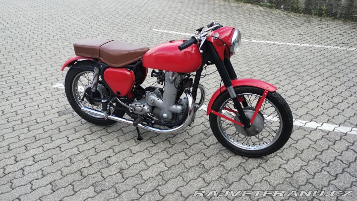 Ostatní značky Ostatní modely Benelli 500 + BSA 1947