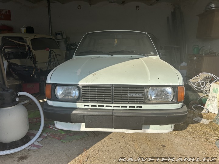 Škoda 105  1988