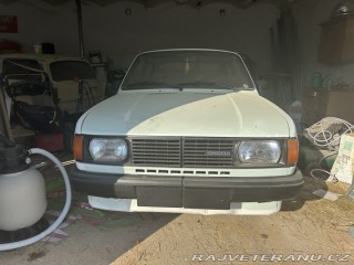 Škoda 105 1988