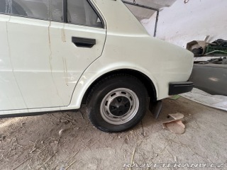 Škoda 105 1988