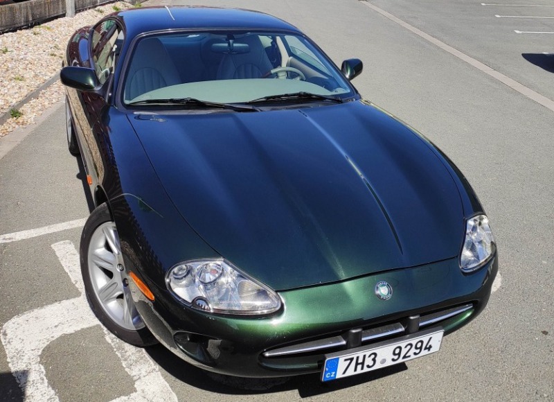 Jaguar XK8 