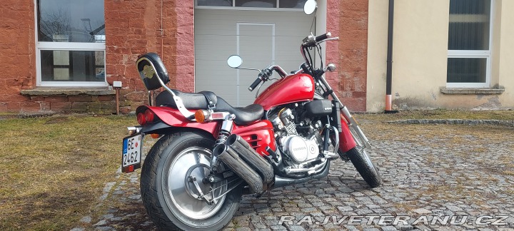 Honda VF 700C Supermagna 1987