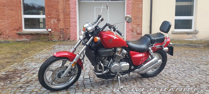 Honda VF 700C Supermagna 1987