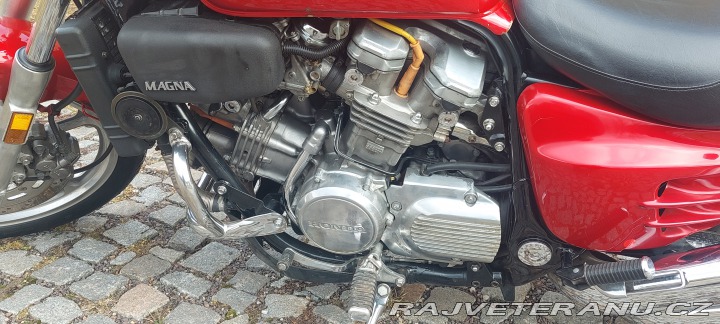 Honda VF 700C Supermagna 1987
