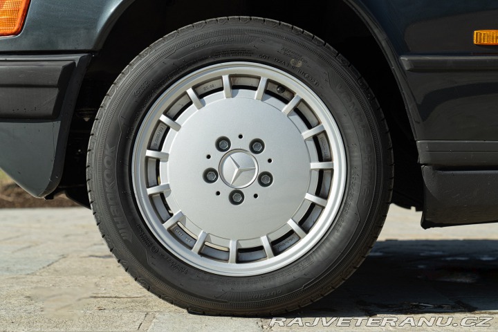 Mercedes-Benz 190 E 1988