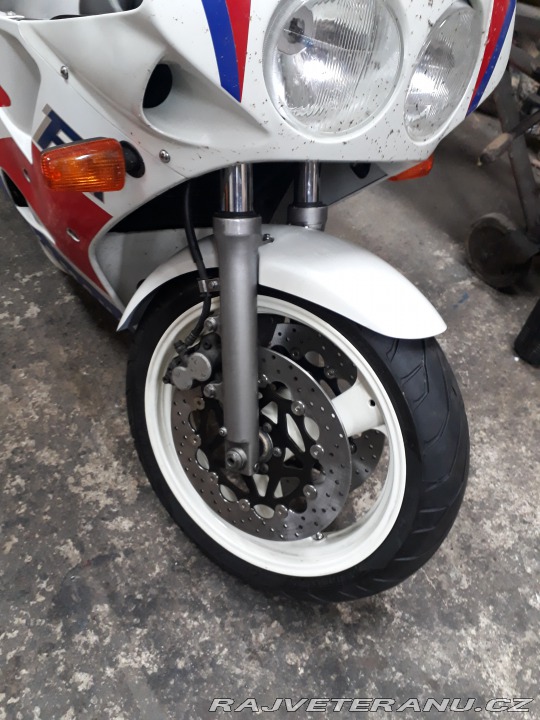 Yamaha Ostatní modely FZR 1000 EXUP 1989