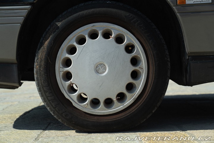 Alfa Romeo 164 TWIN SPARK 1990