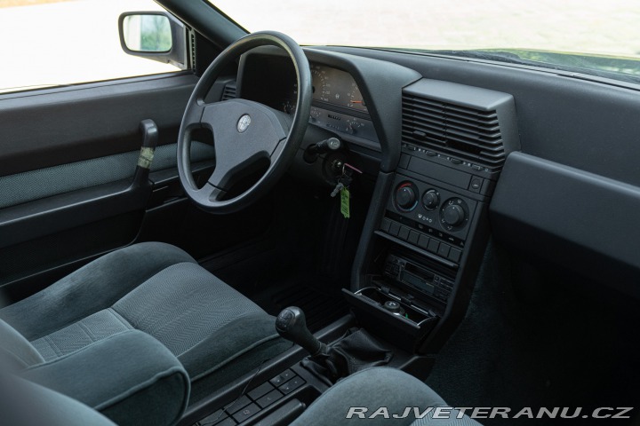 Alfa Romeo 164 TWIN SPARK 1990
