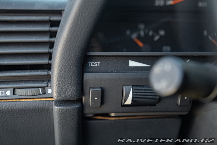 Alfa Romeo 164 TWIN SPARK 1990