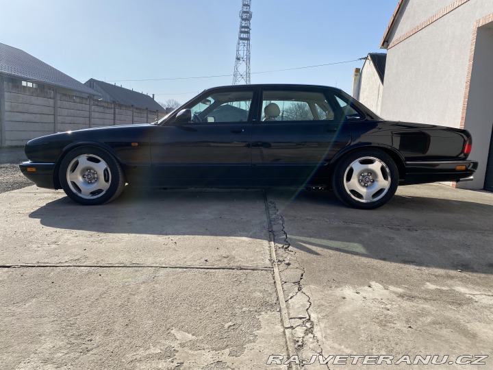 Jaguar XJR ***LHD Manual*** 1995