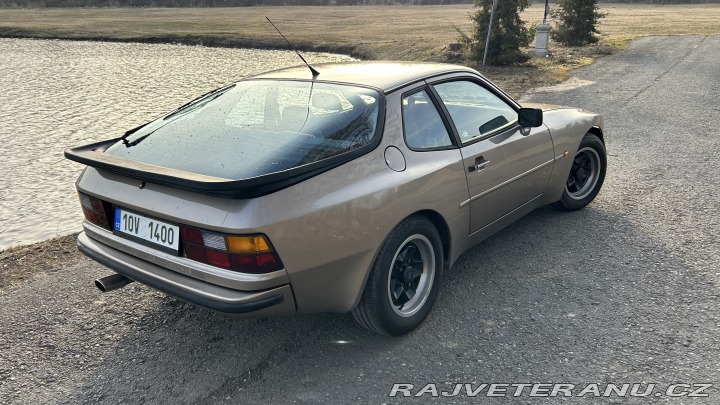 Porsche 944 1983