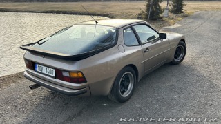 Porsche 944 1983
