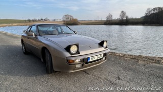 Porsche 944 1983