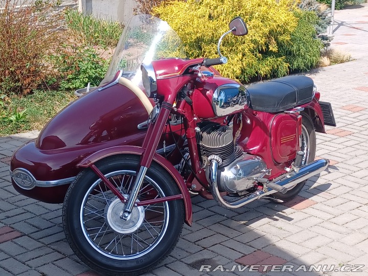 Jawa 350 360 panelka a side 1973